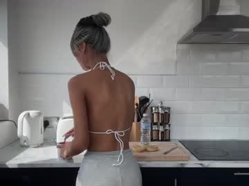 girl
        aniishaa cam image #6666885