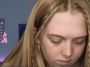 girl
        small_blondee cam image #5085550
