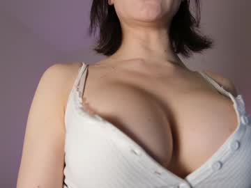 girl
        hunytea cam image #6299852