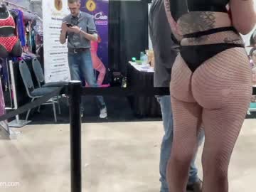 girl
        oftenelle cam image #1979715
