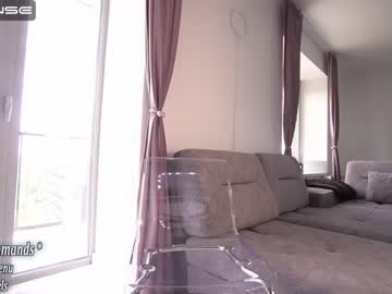 girl
        innocentemmy cam image #1790432
