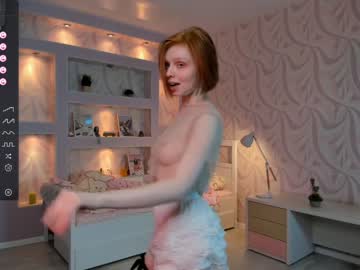 girl
        gingers_hugs cam image #3319768