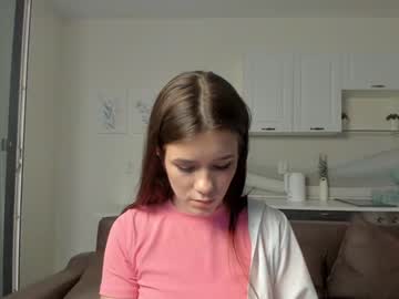 girl
        lindamcbride cam image #1583735