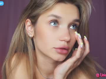 girl
        elisa_baby_girl cam image #4198619