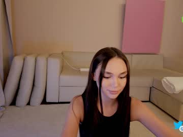 girl
        hollyextra cam image #2367135