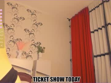 girl
        mila_milka_ cam image #2525407