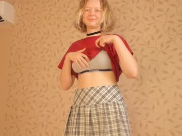 girl
        juliesalazar cam image #1903144