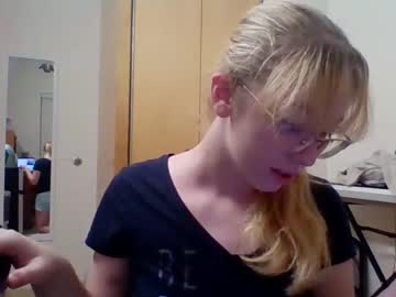 girl
        blonde_katie cam image #2893483