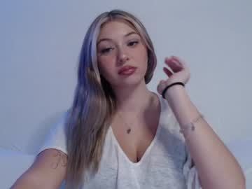 girl
        summercollins20 cam image #3094427