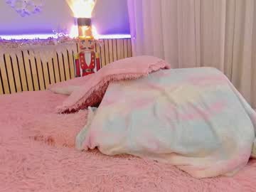 girl
        little_effy18 cam image #3108154