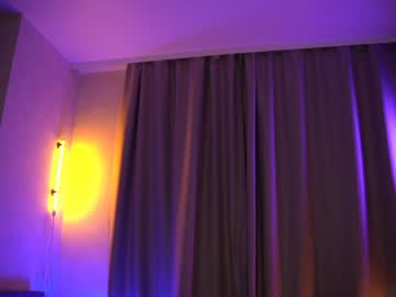 girl
        elisa_moon cam image #5578113