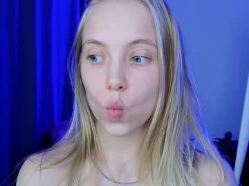 girl
        appr0ved cam image #1093383