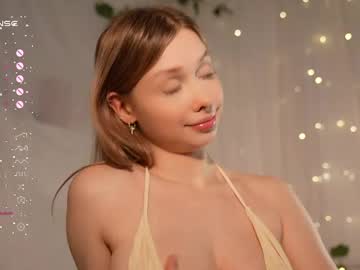 girl
        april_blush cam image #6956837