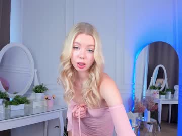 girl
        cassie_palmer cam image #3504816