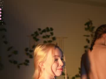 girl
        mother__of__dragons cam image #2855491