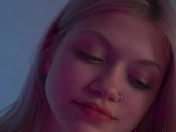 girl
        cutiebootiee cam image #6621211
