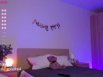girl
        lumoore cam image #2050011