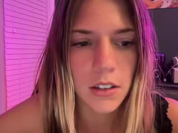 girl
        oliviahansleyy cam image #5107790