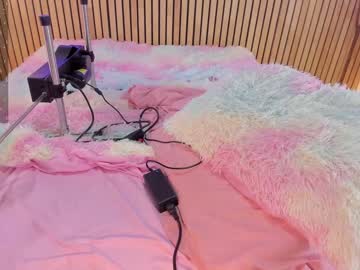 girl
        little_effy18 cam image #3610789