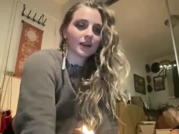 girl
        bambidear420 cam image #2706735