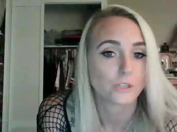 girl
        neversaynogrl cam image #2279860