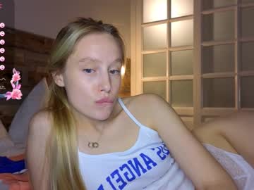 girl
        callme_star cam image #4182335