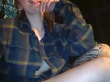 girl
        caliiibb cam image #400957