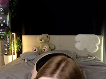 girl
        playful_moon cam image #6351556