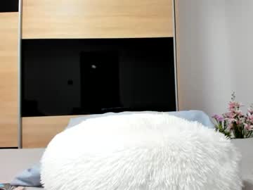 girl
        angell6969 cam image #4007750