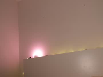 girl
        sae__ cam image #1156540