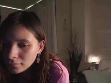 girl
        linnbayles cam image #4768083
