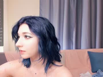 girl
        your_desssert cam image #4103105