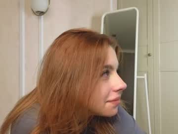girl
        annetmorgan cam image #3633249
