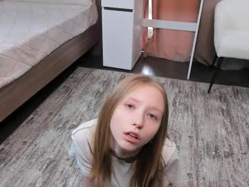 girl
        lynetcheckley cam image #6702017