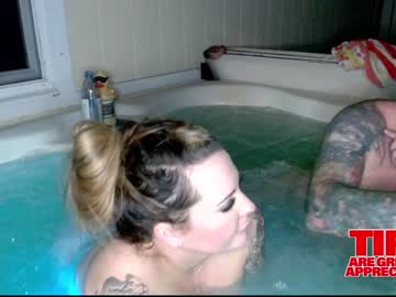 couple
        2freakycouple24 cam image #1213188
