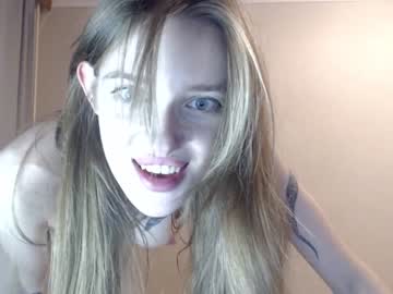 girl
        esther_estrie cam image #3097317