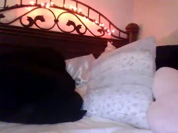 girl
        ashleysafreak cam image #2916325