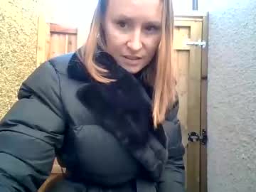 girl
        eatmypie69 cam image #3040573