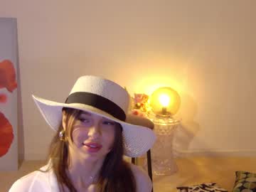 girl
        annesense cam image #1138759
