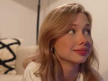 girl
        april_blush cam image #6591566