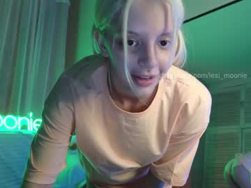 girl
        lesi_moonie cam image #5802437