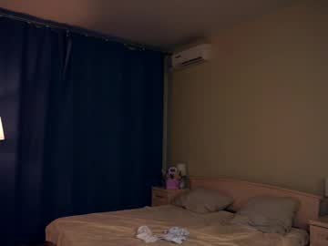 couple Live Cam Girls Love To Strip Naked For Their Viewers with lynnadarby