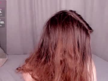 girl
        wildabalsam cam image #4249069