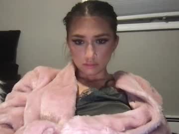 girl
        alexabf362 cam image #5444119