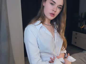 girl
        sheenaeast cam image #5776486