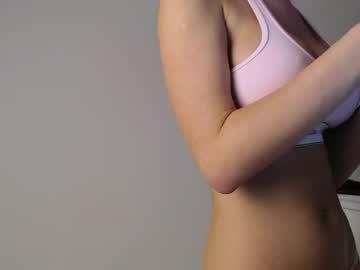 girl
        trixie_taylor cam image #2834638