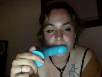 girl
        kissingrivers cam image #4258415