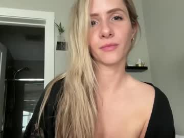 girl
        luxlovely111 cam image #6762949