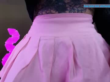 girl
        aavee cam image #6684555
