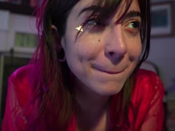 girl
        lizmreow cam image #6792852